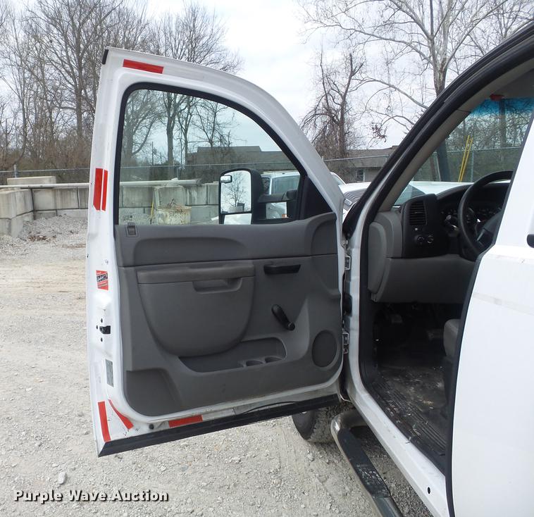 image for item DC7347 2010 Chevrolet Silverado 2500HD Ext. Cab pickup truck