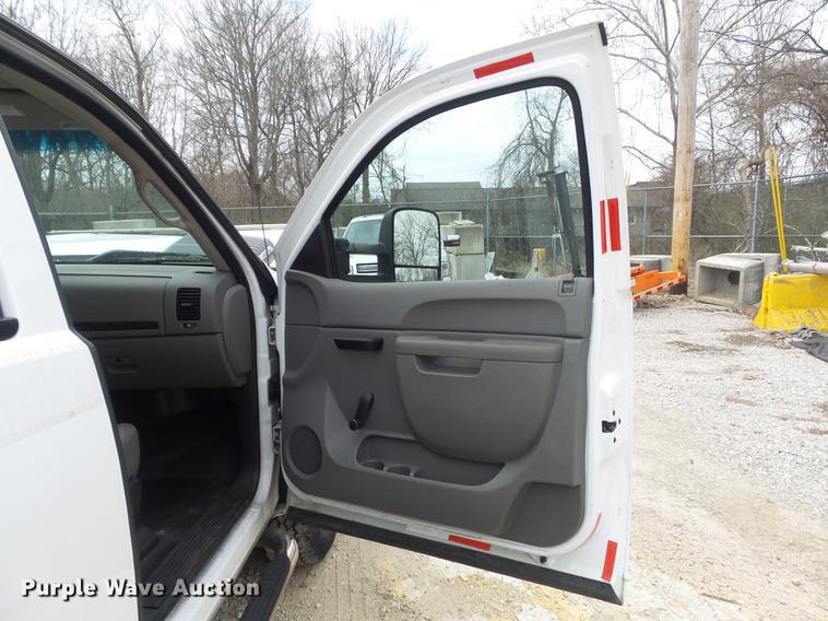 image for item DC7347 2010 Chevrolet Silverado 2500HD Ext. Cab pickup truck