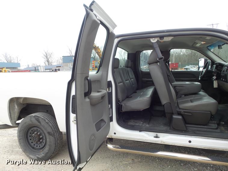 image for item DC7347 2010 Chevrolet Silverado 2500HD Ext. Cab pickup truck