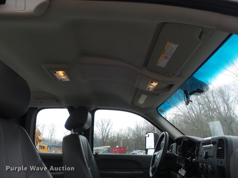image for item DC7347 2010 Chevrolet Silverado 2500HD Ext. Cab pickup truck