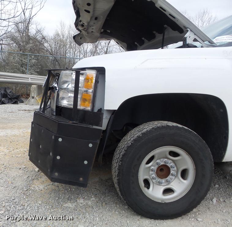 image for item DC7347 2010 Chevrolet Silverado 2500HD Ext. Cab pickup truck