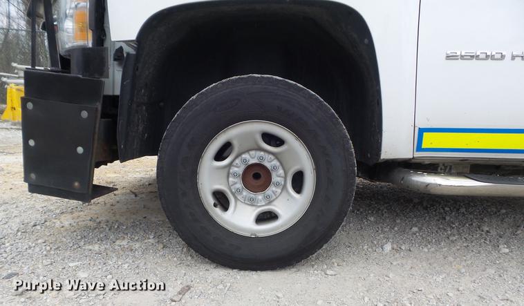 image for item DC7347 2010 Chevrolet Silverado 2500HD Ext. Cab pickup truck