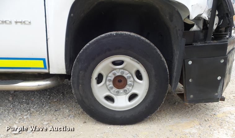 image for item DC7347 2010 Chevrolet Silverado 2500HD Ext. Cab pickup truck