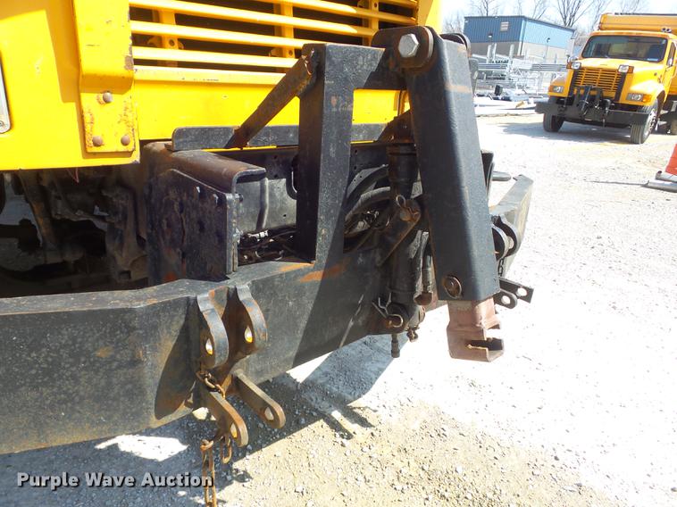 image for item DC7349 2002 International 4900 dump truck