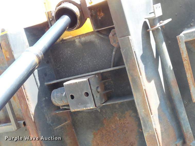 image for item DC7349 2002 International 4900 dump truck