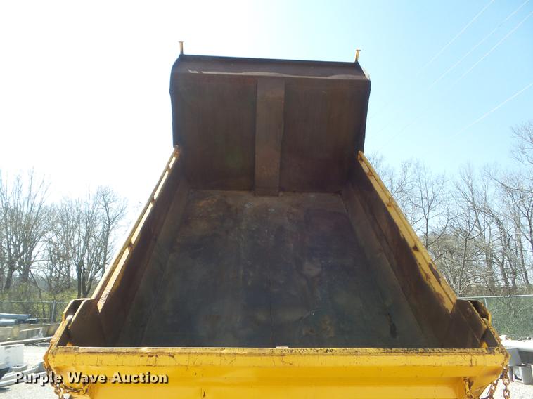 image for item DC7349 2002 International 4900 dump truck