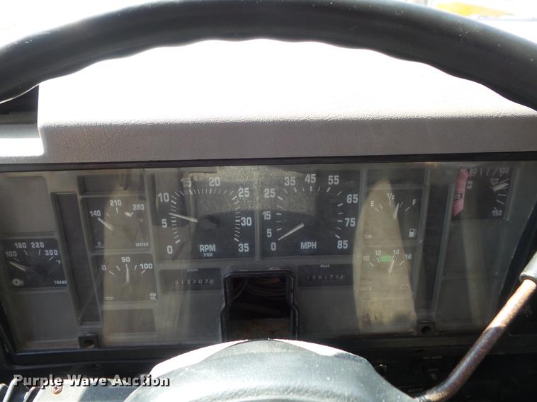 image for item DC7349 2002 International 4900 dump truck