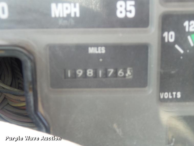 image for item DC7349 2002 International 4900 dump truck