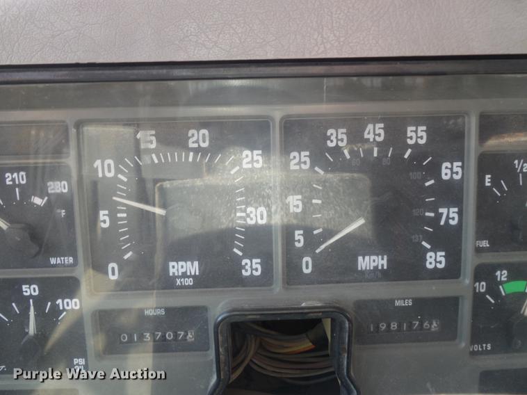 image for item DC7349 2002 International 4900 dump truck