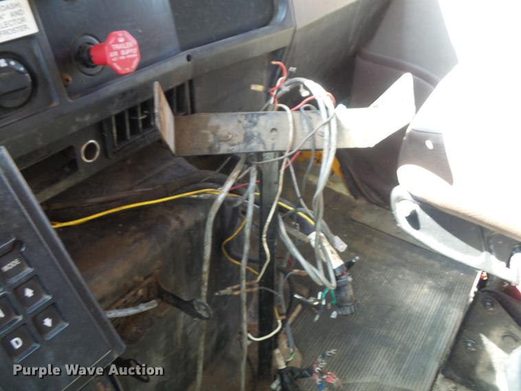 image for item DC7349 2002 International 4900 dump truck