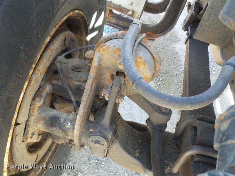 image for item DC7349 2002 International 4900 dump truck