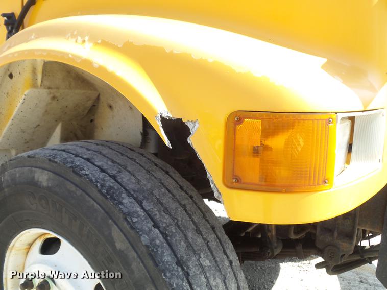 image for item DC7349 2002 International 4900 dump truck