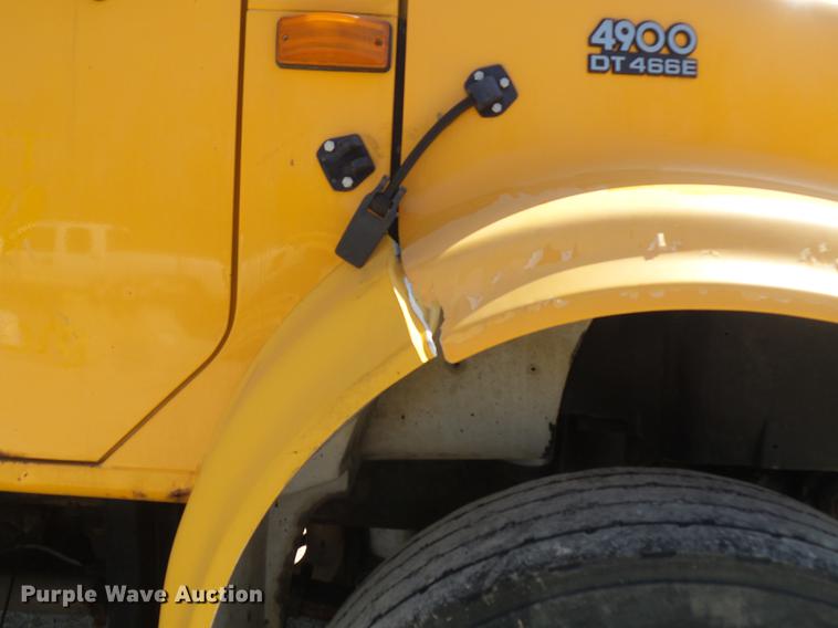 image for item DC7349 2002 International 4900 dump truck