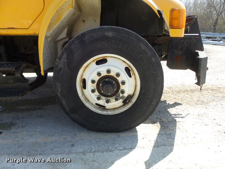 image for item DC7349 2002 International 4900 dump truck