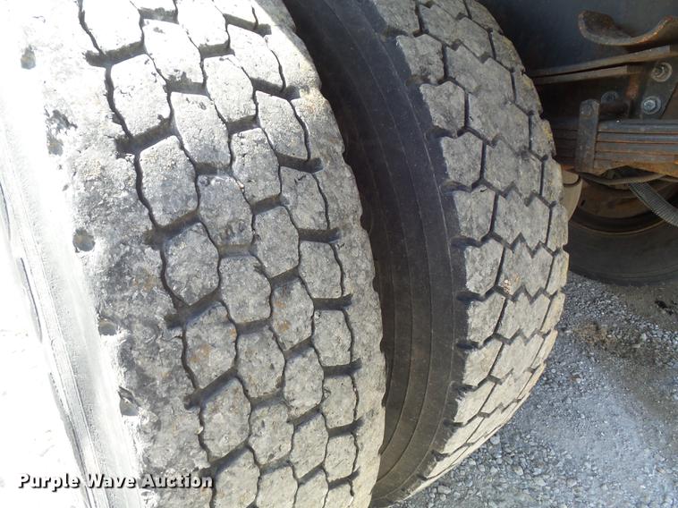 image for item DC7349 2002 International 4900 dump truck