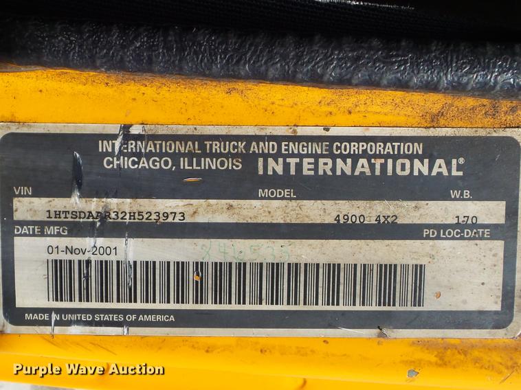 image for item DC7349 2002 International 4900 dump truck