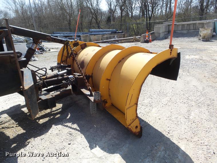 image for item DC7350 2001 International 4900 dump truck