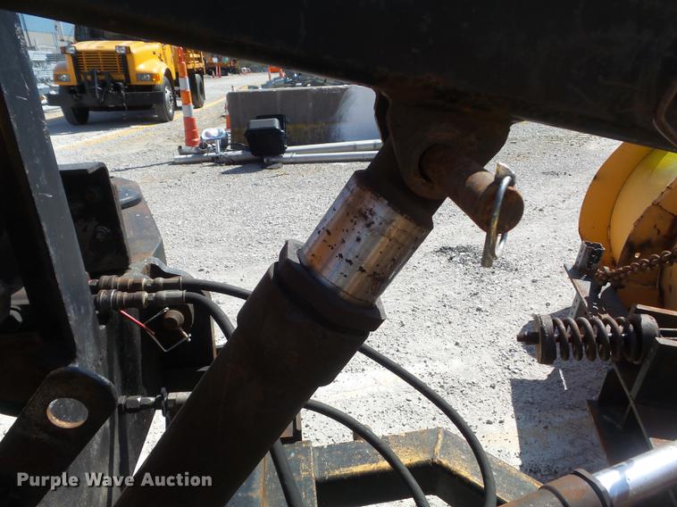 image for item DC7350 2001 International 4900 dump truck