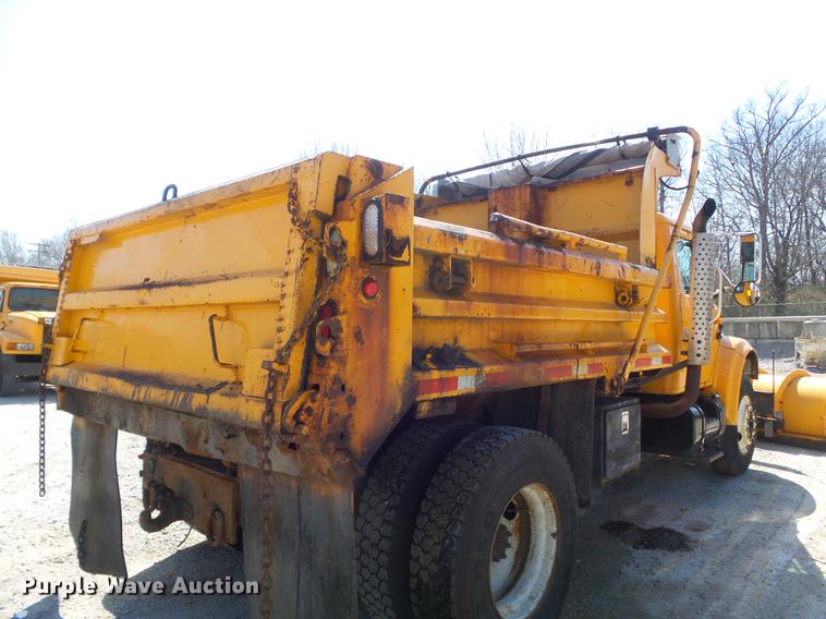 image for item DC7350 2001 International 4900 dump truck