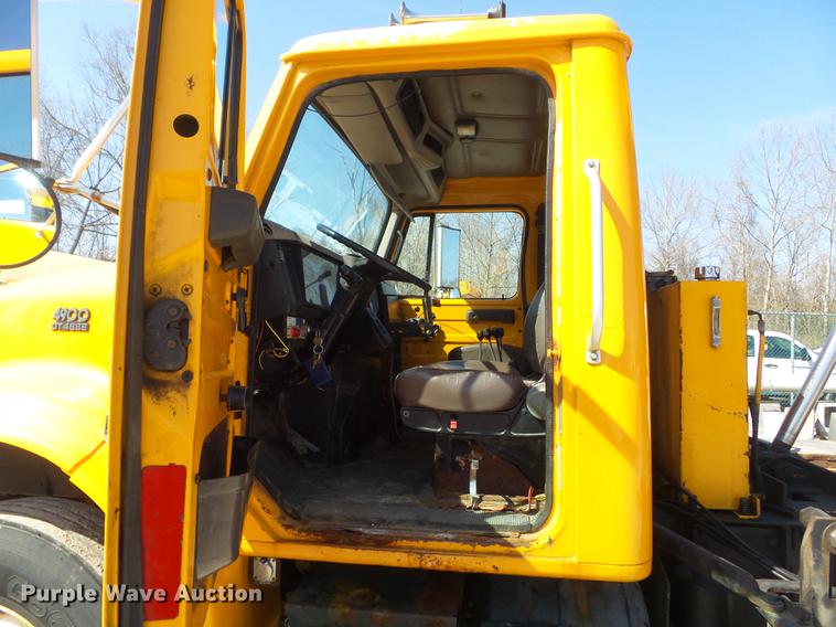 image for item DC7350 2001 International 4900 dump truck