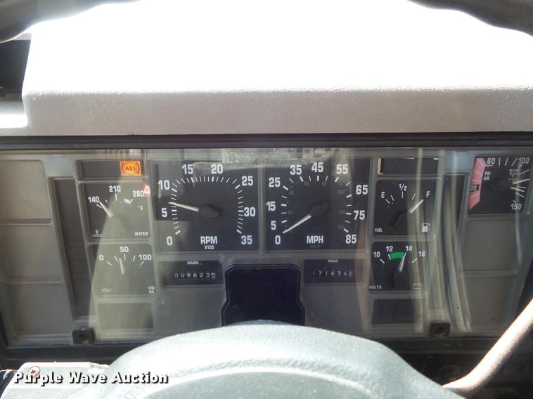 image for item DC7350 2001 International 4900 dump truck