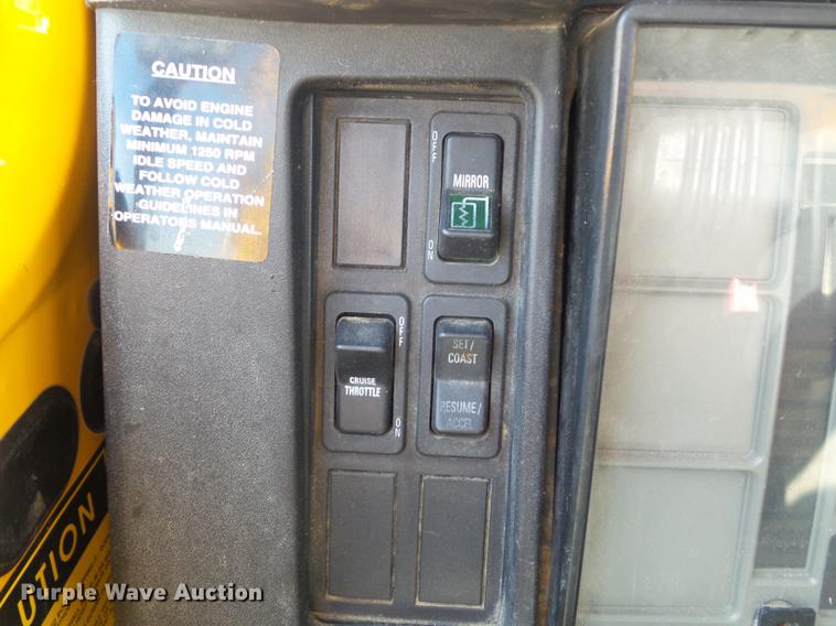 image for item DC7350 2001 International 4900 dump truck