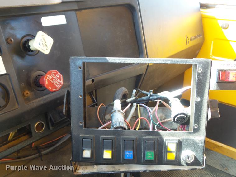 image for item DC7350 2001 International 4900 dump truck