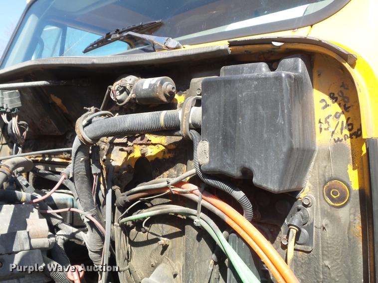 image for item DC7350 2001 International 4900 dump truck