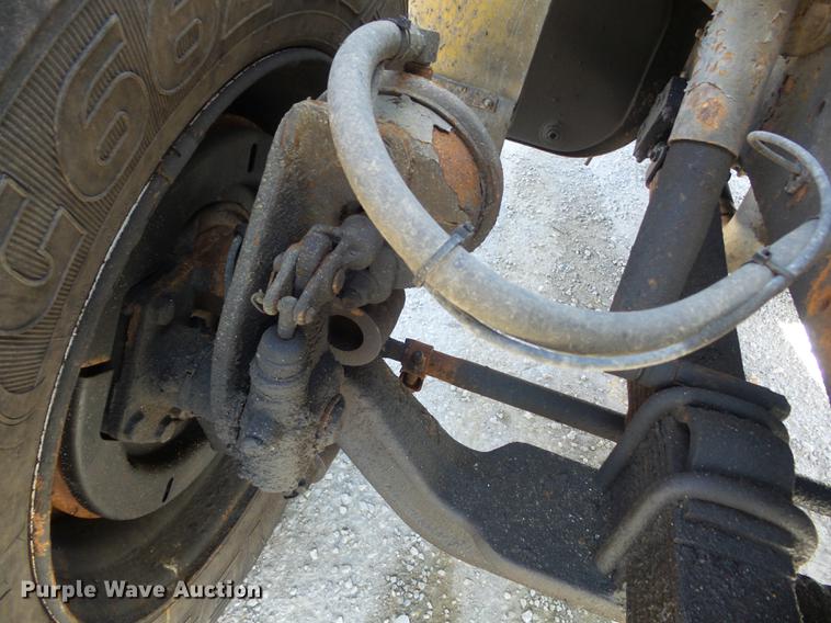 image for item DC7350 2001 International 4900 dump truck