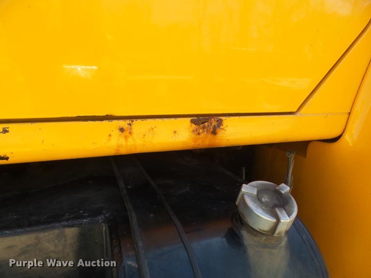 image for item DC7350 2001 International 4900 dump truck