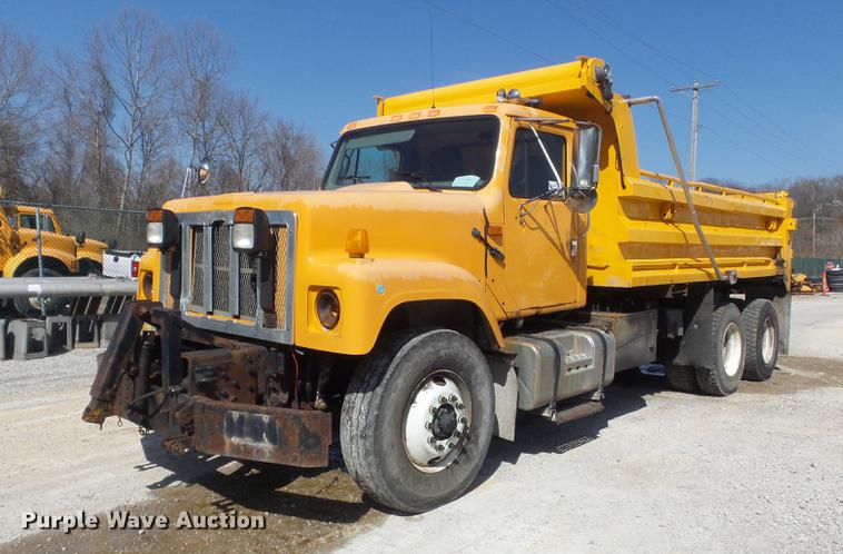 image for item DC7351 2002 International F2554 dump truck