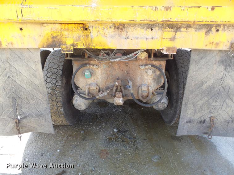 image for item DC7351 2002 International F2554 dump truck