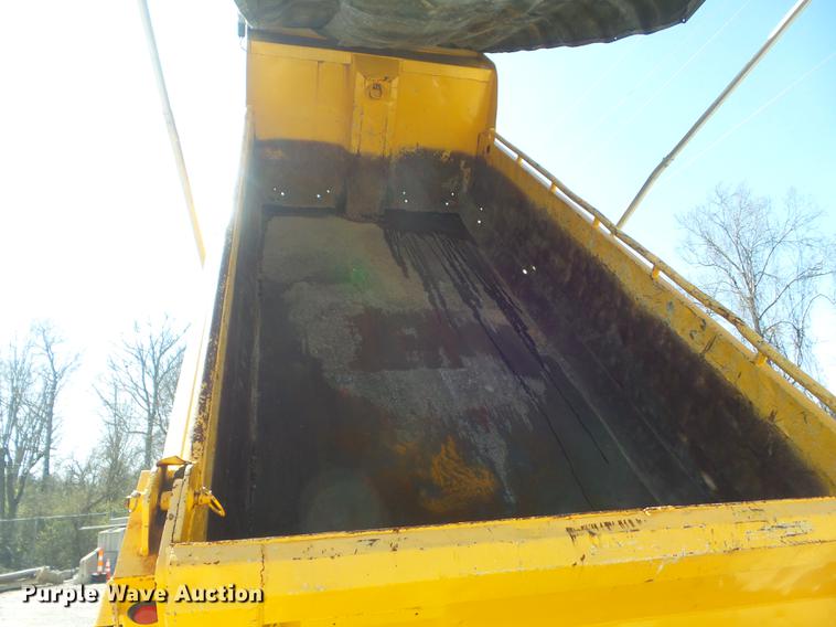 image for item DC7351 2002 International F2554 dump truck