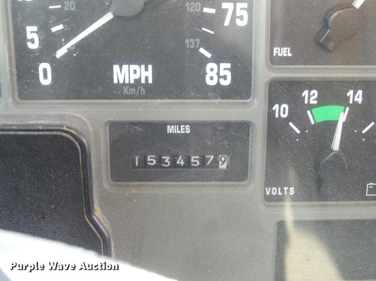 image for item DC7351 2002 International F2554 dump truck