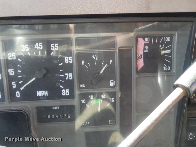 image for item DC7351 2002 International F2554 dump truck