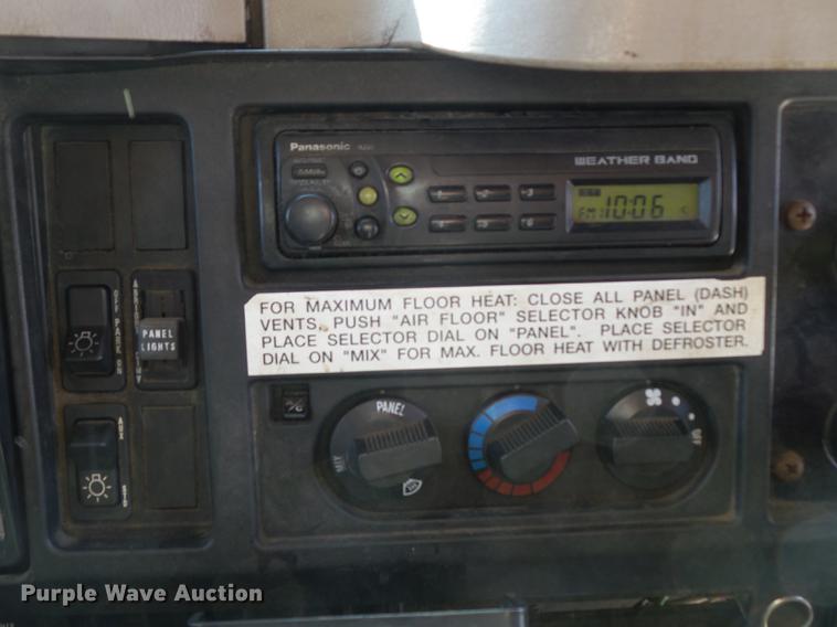 image for item DC7351 2002 International F2554 dump truck