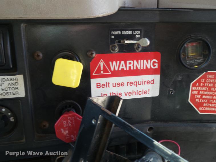 image for item DC7351 2002 International F2554 dump truck