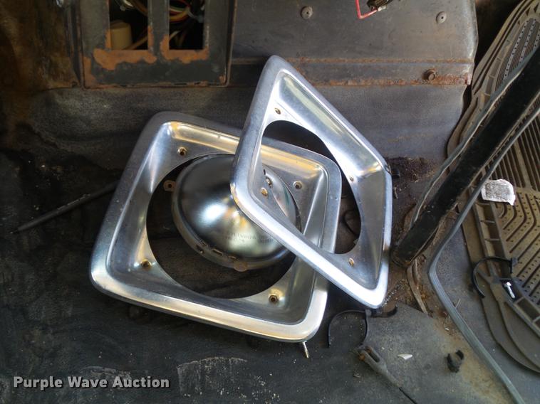 image for item DC7351 2002 International F2554 dump truck