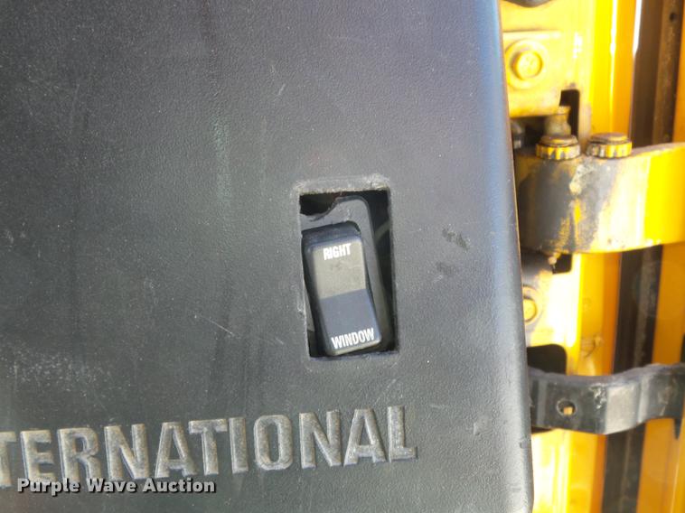image for item DC7351 2002 International F2554 dump truck