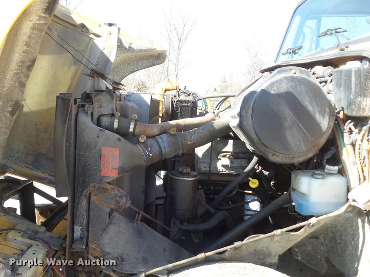 image for item DC7351 2002 International F2554 dump truck