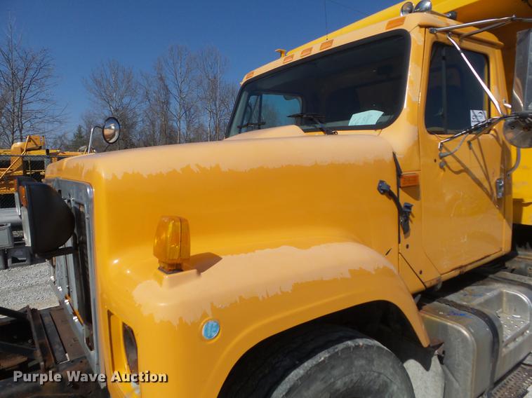 image for item DC7351 2002 International F2554 dump truck