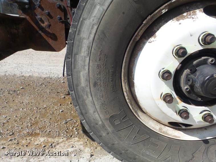 image for item DC7351 2002 International F2554 dump truck