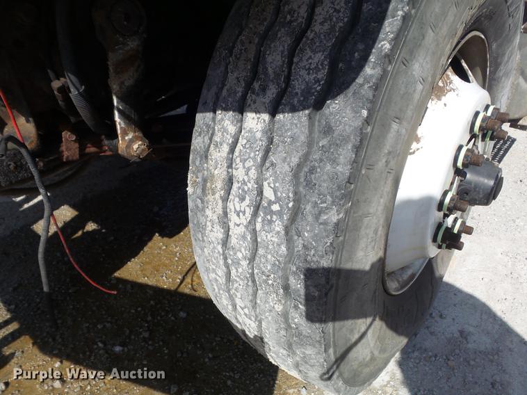 image for item DC7351 2002 International F2554 dump truck