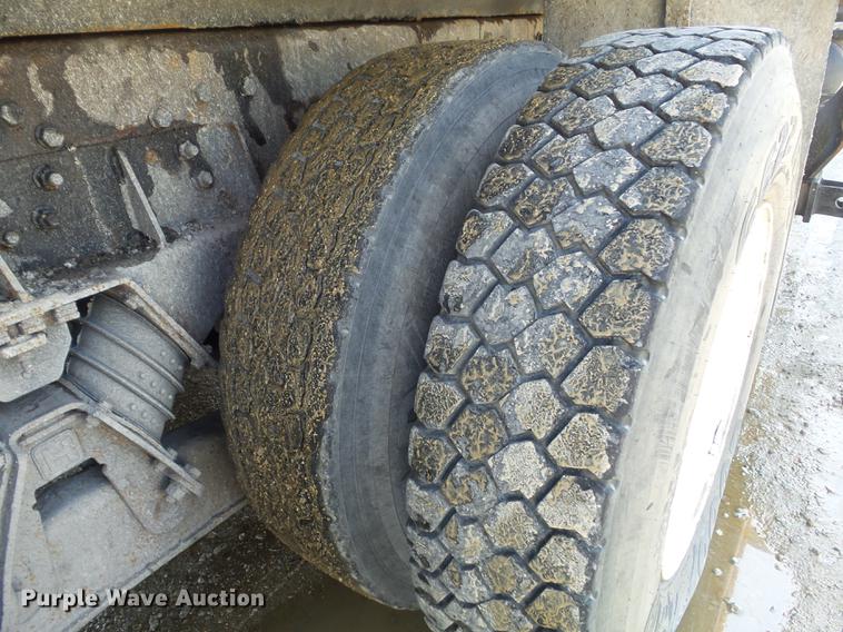 image for item DC7351 2002 International F2554 dump truck