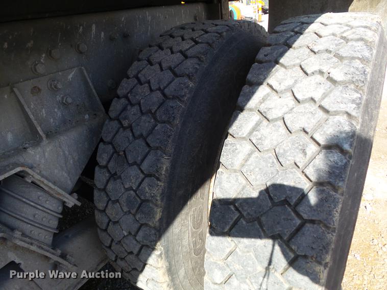 image for item DC7351 2002 International F2554 dump truck