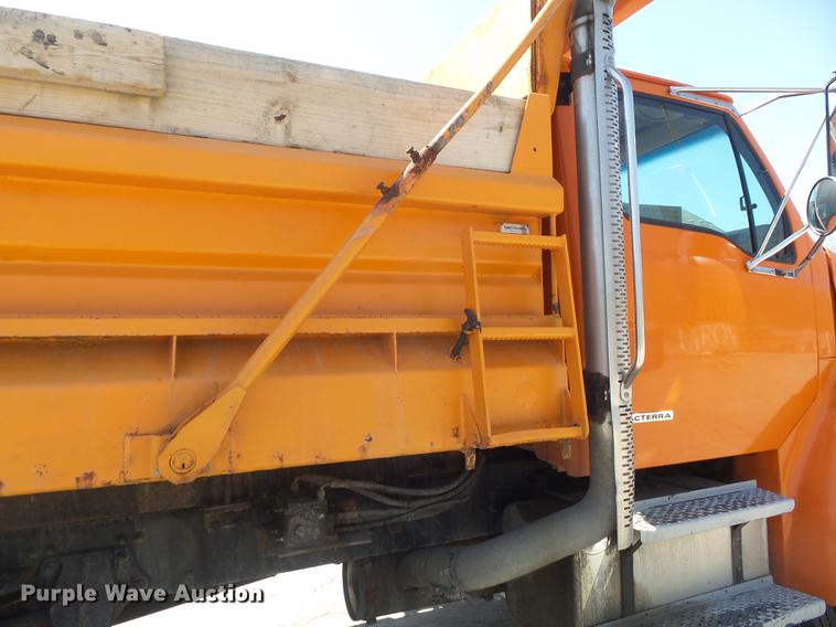 image for item DC7352 2006 Sterling Acterra dump truck