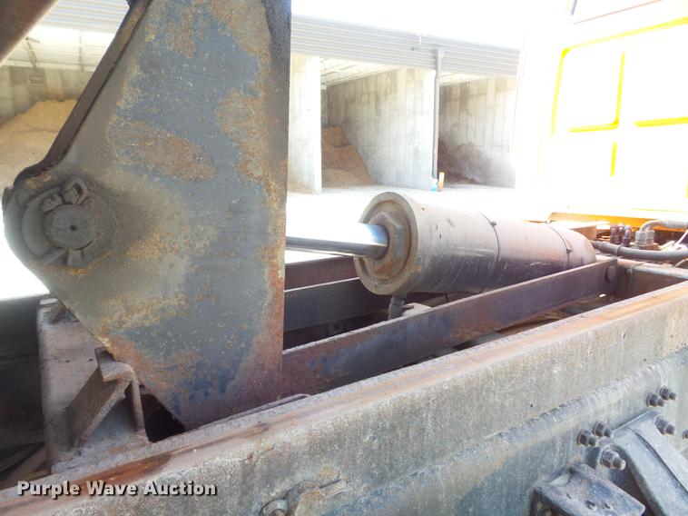 image for item DC7352 2006 Sterling Acterra dump truck