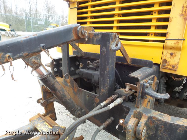 image for item DC7353 2001 International 4900 dump truck