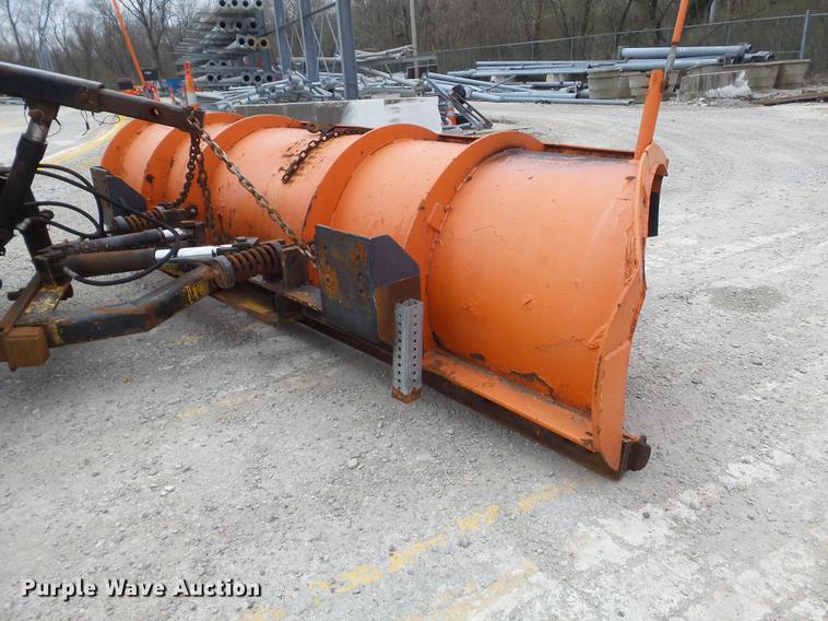 image for item DC7353 2001 International 4900 dump truck