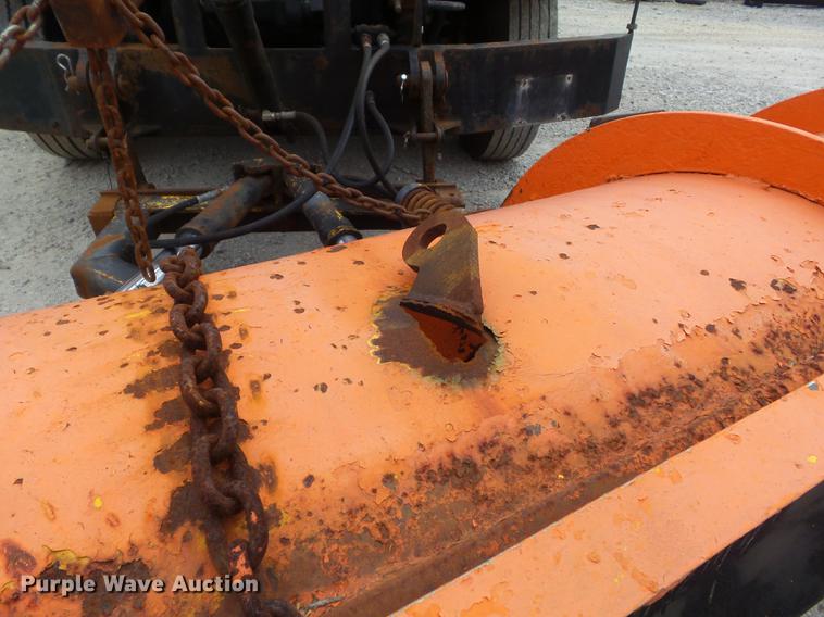 image for item DC7353 2001 International 4900 dump truck